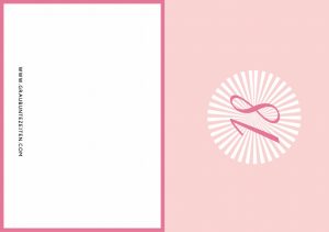 Auf dieser Einladungskarte ist eine rosa 18 auf einem weißen Kreis zu sehen.