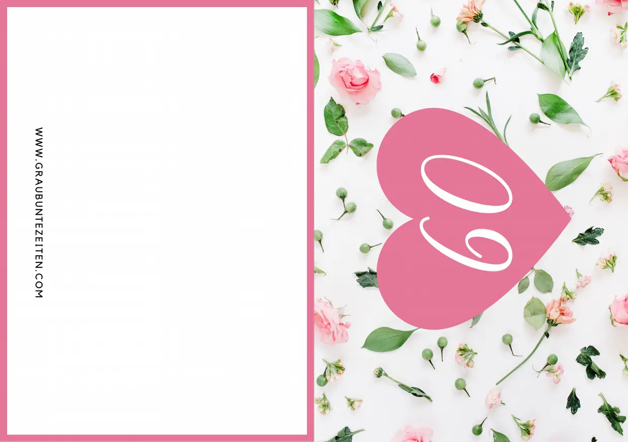 Auf dieser Einladungskarte sehen Sie im Hintergrund viele rosa Blumen. Auf den Blumen ist ein rosa Herz mit einer weißen 60 in der Mitte.