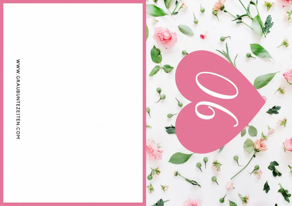 Auf dieser Einladungskarte sehen Sie im Hintergrund viele rosa Blumen. Auf den Blumen ist ein rosa Herz mit einer weißen 90 in der Mitte.